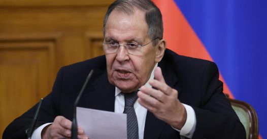 Lavrov opozarja Evropo pred rusofobijo in zagotavlja, da Rusija ne bo napadla, a bo odgovorila z vso silo