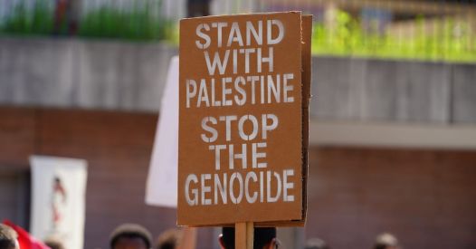 Caitlin Johnstone: Chi ha sbagliato su Gaza dovrebbe ammetterlo con profonda umiltà