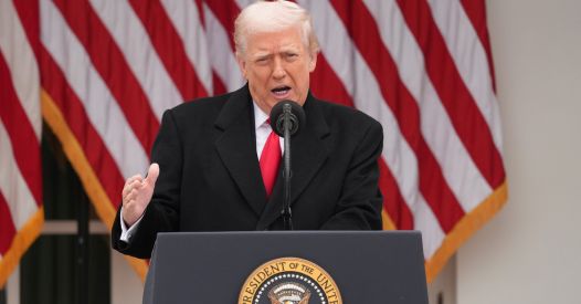 Trump napovedal napredek pri mirovnem načrtu za Ukrajino, Witkoff naj bi se sestal s Putinom