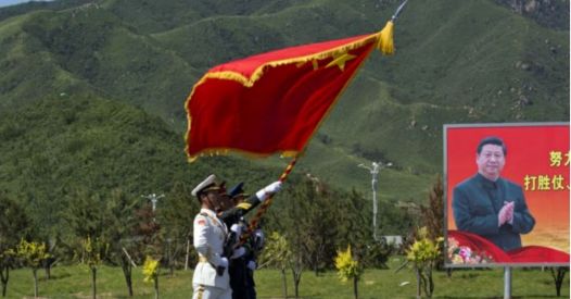 Kitajska praznuje zmago v drugi svetovni vojni, mediji poročajo o korupciji v Mehiki, kritiki medijske pokritosti Palestine, zaskrbljenosti v EU zaradi Slovaške, smrti predstavnika Hamasa, sporu v Italiji zaradi politične vpletenosti sodnikov in podpori Hamasa med italijanskimi akterji