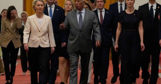 Voditelji EU neuspešni pri pogajanjih na Kitajskem, Von der Leyen išče dogovor z ZDA