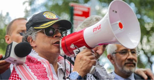 Švedski zdravnik aretiran na poti v Gazo, Kolumbija izgnala izraelske diplomate