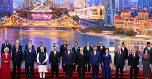 Eskalacija napetosti: Od militarizacije v Evropi do kritik glede Ukrajine