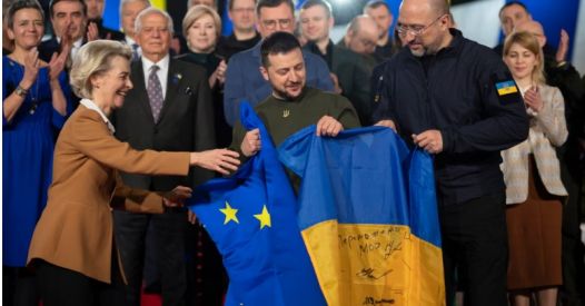 “Formule di pace” europeiste: un milione di baionette ucraine puntate contro la Russia