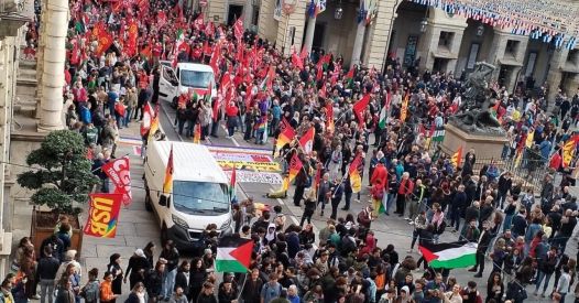 Da che parte stiamo? Ovviamente nelle piazze del 3 Ottobre