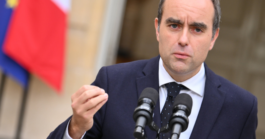 Francia: il premier Lecornu fuori in 27 giorni, Macron nei guai