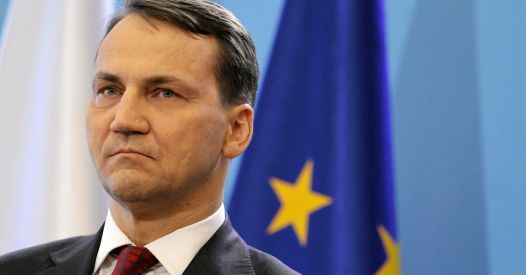 Varsavia auspica sabotaggi, Mosca risponde con sarcasmo: Osama bin Sikorski