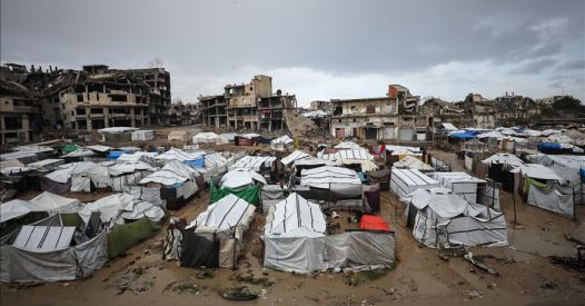 Gli attacchi israeliani e le demolizioni di case continuano nella Striscia di Gaza nonostante il cessate il fuoco