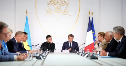 "Trentamila soldati". I cavalieri (volenterosi) dell'Apocalisse danno i numeri