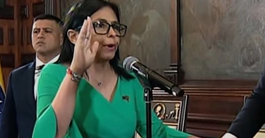 Delcy Rodríguez giura come Presidente Incaricata del Venezuela dopo il sequestro di Maduro