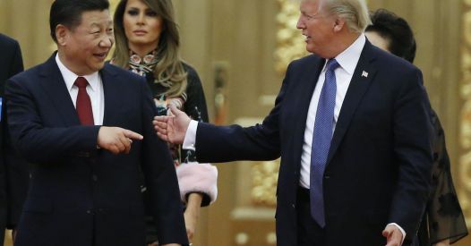 Trump grozi s povečanjem carin na kitajsko blago zaradi nadzora nad redkimi zemljami