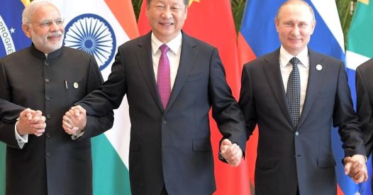 Globalne geopolitične spremembe, proračunski izzivi in vojaške priprave v različnih državah